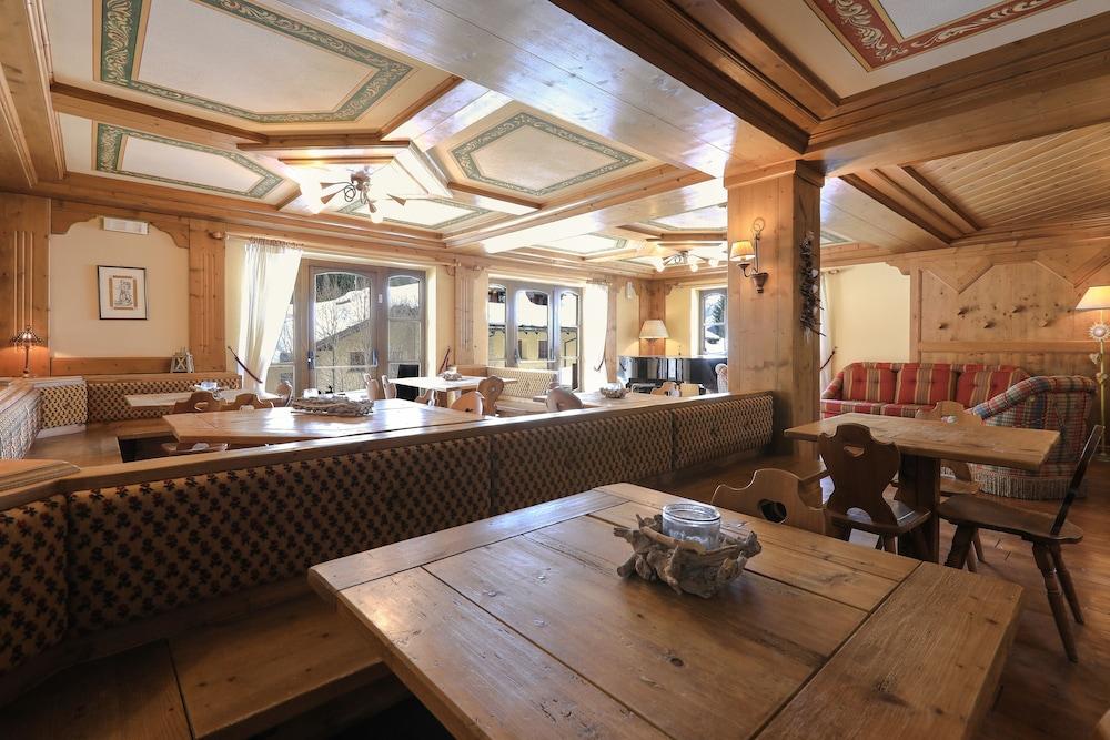 Hotel Perla Madonna di Campiglio Exterior photo