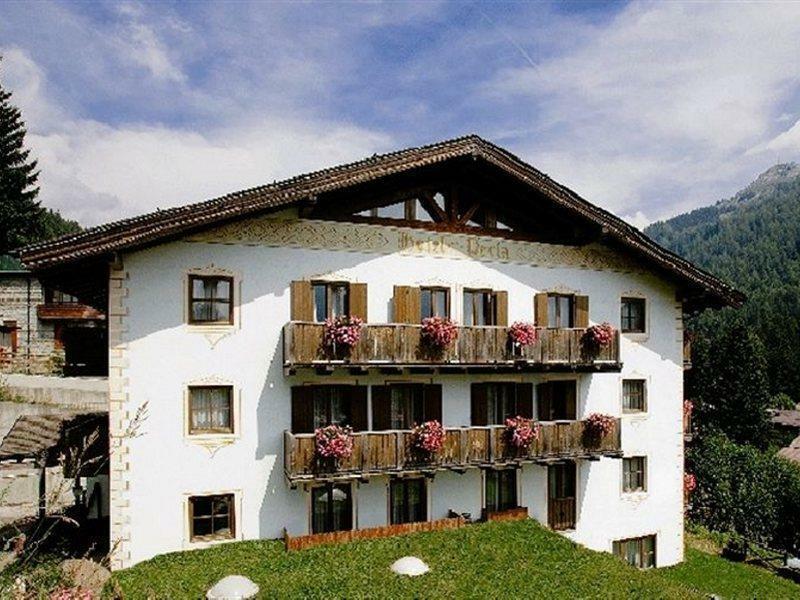 Hotel Perla Madonna di Campiglio Exterior photo